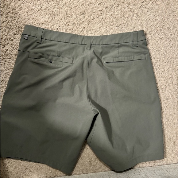 Lulu golf shorts - Picture 2 of 3